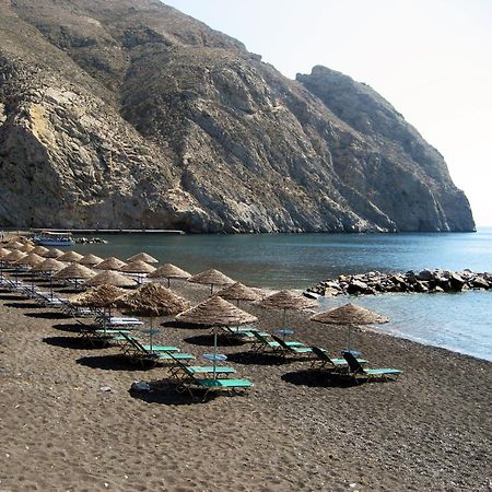 Located By The Sea One Beachfront Private Captain Lazaros Pool Villa With Loft In 750Sqm Spacious Private Plot-Jacuzzi-Sunrelax-Furnished Terace-Gazebo-Private Parking,Sleep 3 Adults And 2 Children, Just Steps From The Black Beach-Seaview Perísza Kültér fotó
