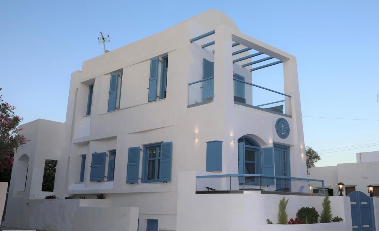 Located By The Sea One Beachfront Private Captain Lazaros Pool Villa With Loft In 750Sqm Spacious Private Plot-Jacuzzi-Sunrelax-Furnished Terace-Gazebo-Private Parking,Sleep 3 Adults And 2 Children, Just Steps From The Black Beach-Seaview Perísza Kültér fotó