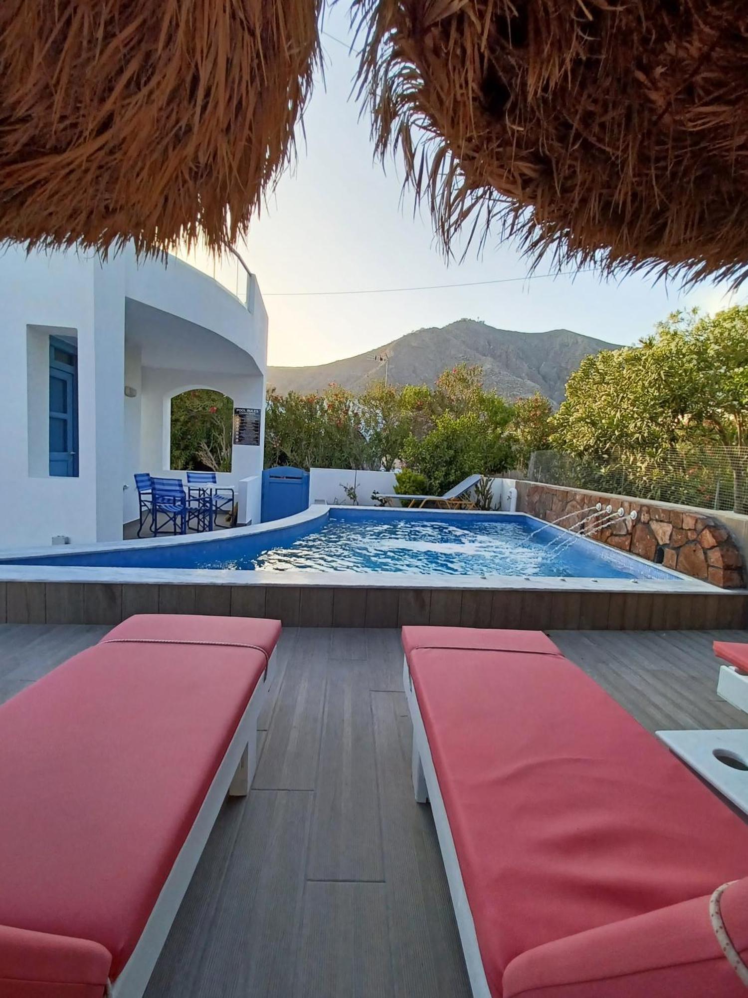 Located By The Sea One Beachfront Private Captain Lazaros Pool Villa With Loft In 750Sqm Spacious Private Plot-Jacuzzi-Sunrelax-Furnished Terace-Gazebo-Private Parking,Sleep 3 Adults And 2 Children, Just Steps From The Black Beach-Seaview Perísza Kültér fotó