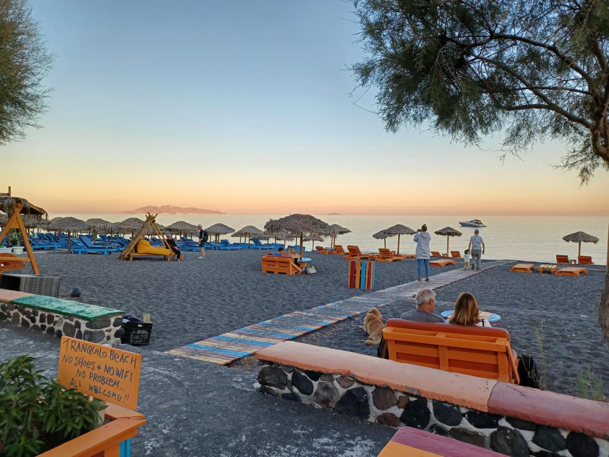 Located By The Sea One Beachfront Private Captain Lazaros Pool Villa With Loft In 750Sqm Spacious Private Plot-Jacuzzi-Sunrelax-Furnished Terace-Gazebo-Private Parking,Sleep 3 Adults And 2 Children, Just Steps From The Black Beach-Seaview Perísza Kültér fotó