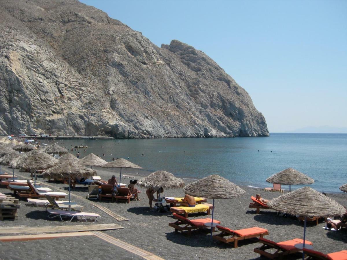 Located By The Sea One Beachfront Private Captain Lazaros Pool Villa With Loft In 750Sqm Spacious Private Plot-Jacuzzi-Sunrelax-Furnished Terace-Gazebo-Private Parking,Sleep 3 Adults And 2 Children, Just Steps From The Black Beach-Seaview Perísza Kültér fotó
